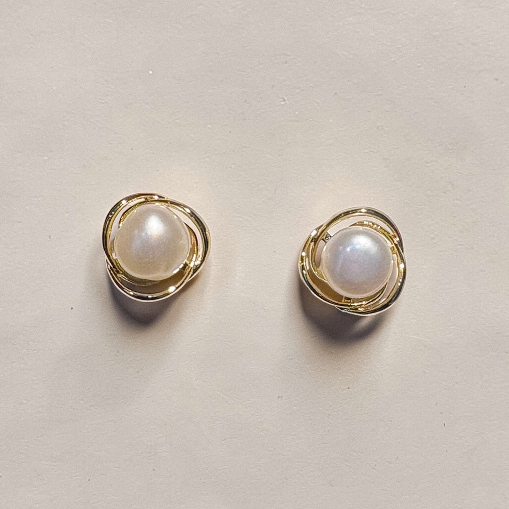 Aurelia Pearl Swirl Studs
