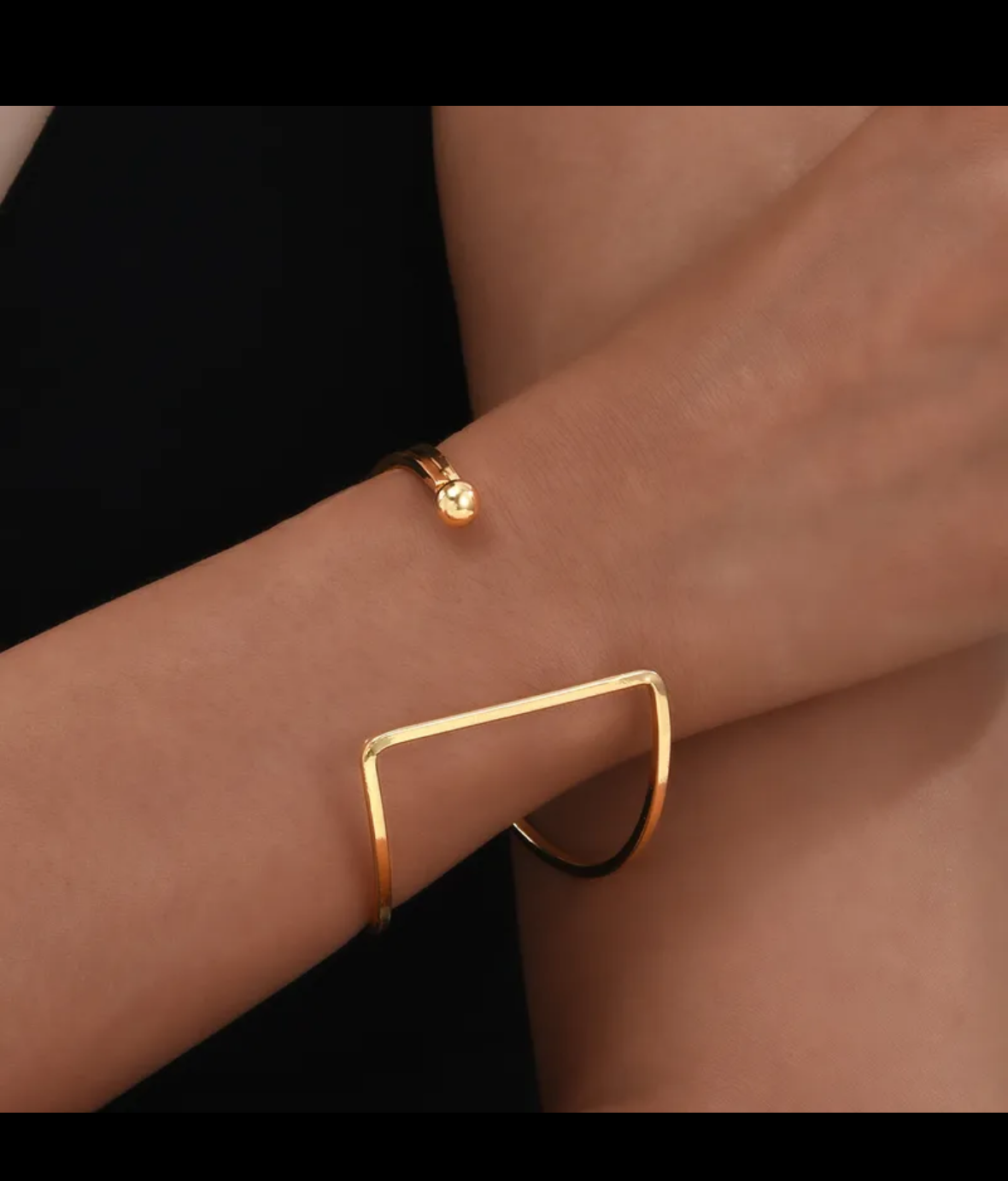 Arco Sculptural Gold Cuff Bracelet