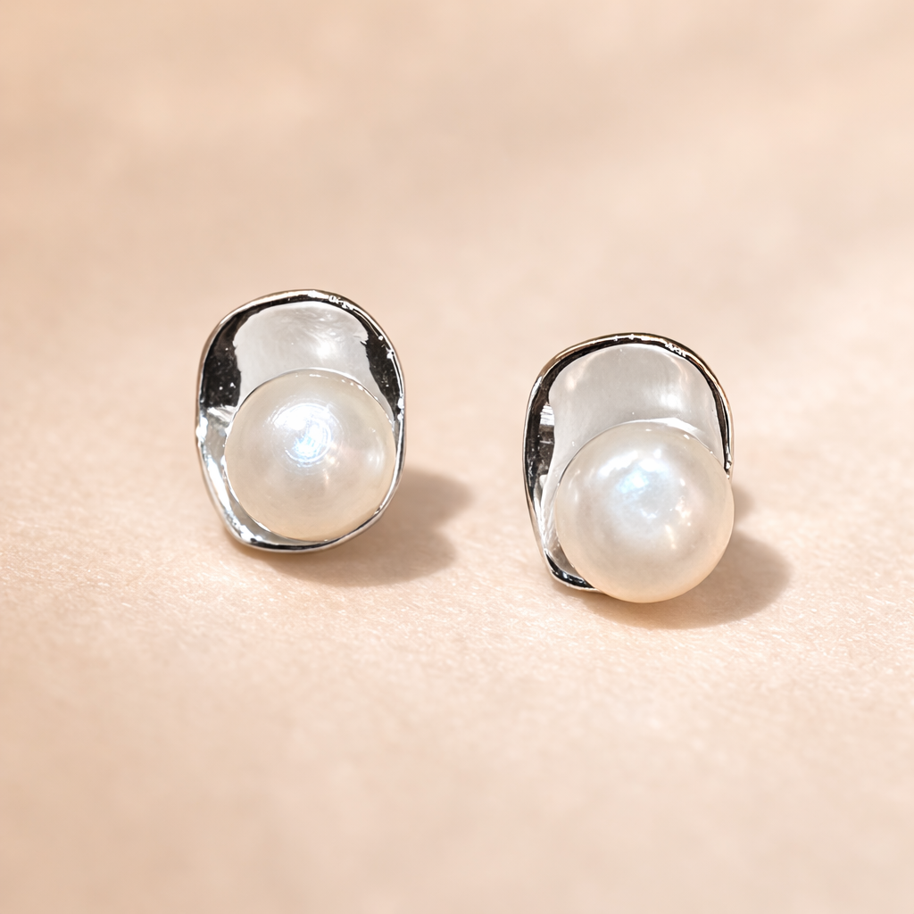 Sculpta Signature Pearl Studs