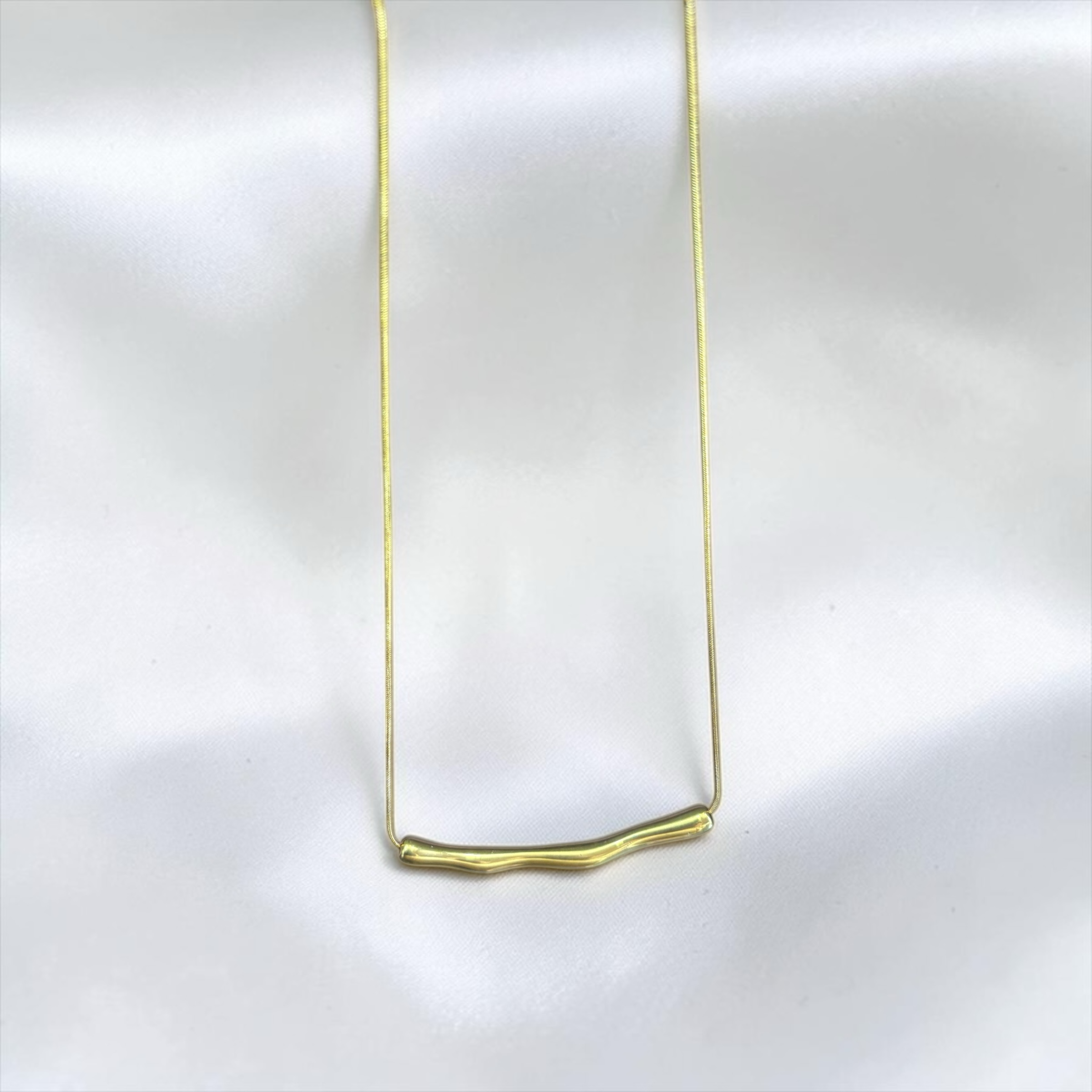 Verde Twig Bar Necklace