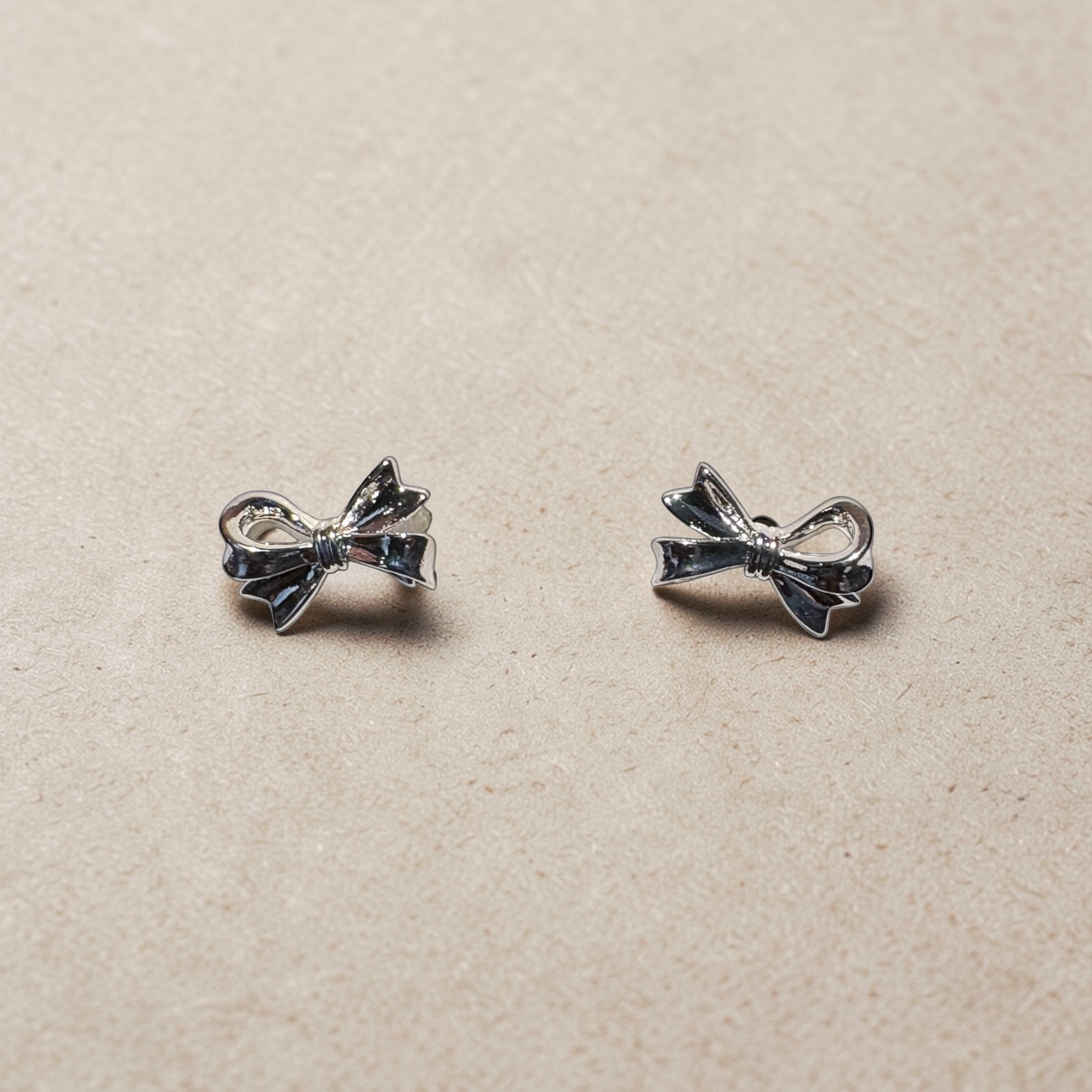 Élan Bow Studs